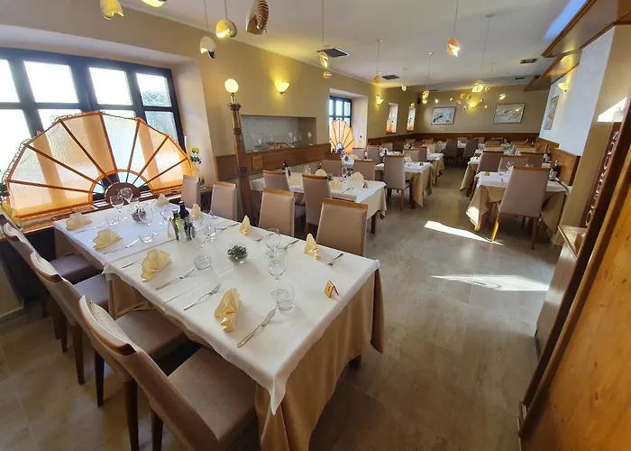 Restaurant And Kotlar 3* コバリード