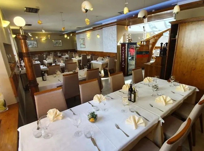 Restaurant And Kotlar ベッド・アンド・ブレックファスト コバリード